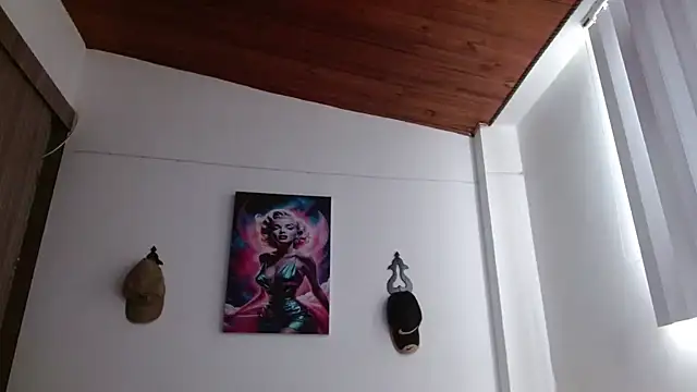 Crystal Star  online show from April 15, 1:59 pm