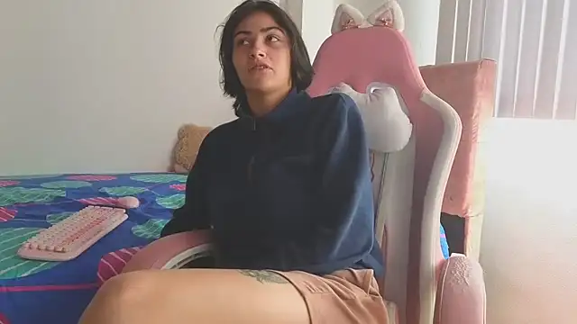 Crystal Star  online show from November 3, 1:37 pm