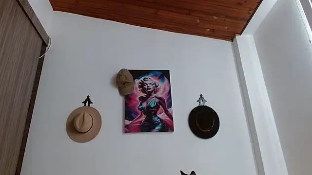 Crystal Star  online show from February 8, 3:43 pm