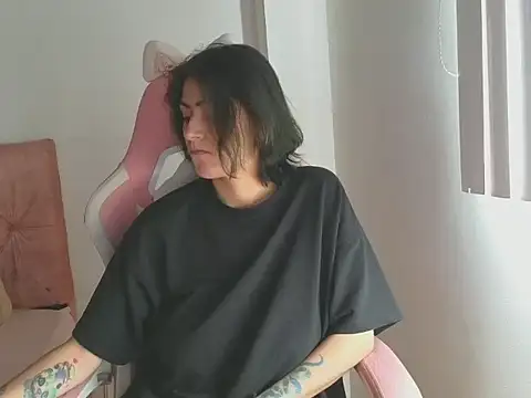 Crystal Star  online show from November 21, 3:44 pm