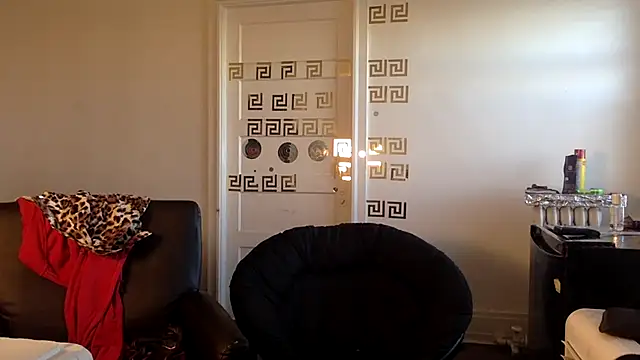 Diodre Benyoon online show from April 15, 1:33 am