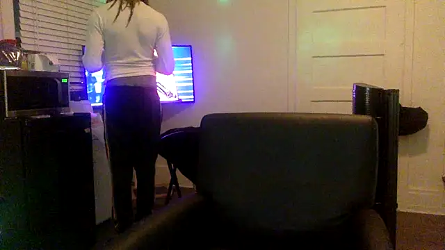 Diodre Benyoon online show from December 23, 1:49 am