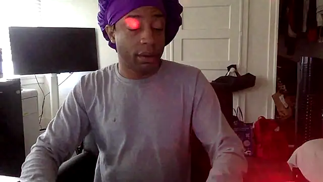 Diodre Benyoon online show from December 18, 8:34 pm