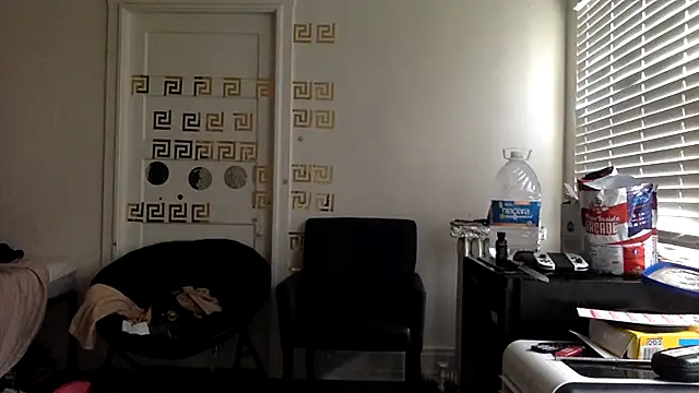 Diodre Benyoon online show from April 8, 3:13 pm