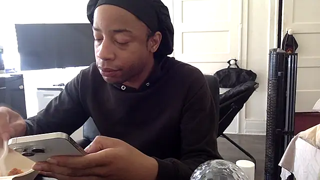 Diodre Benyoon online show from February 7, 5:32 pm