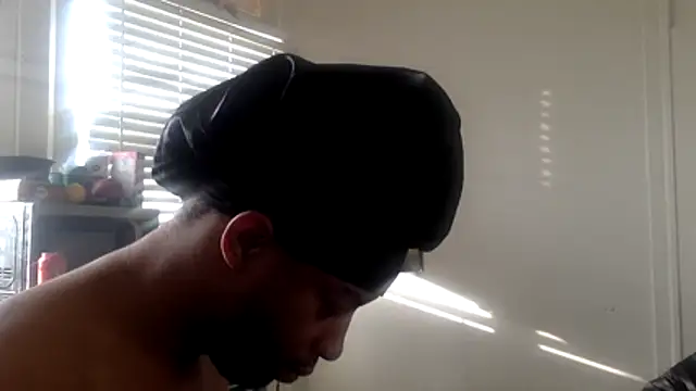 Diodre Benyoon online show from February 28, 3:33 pm