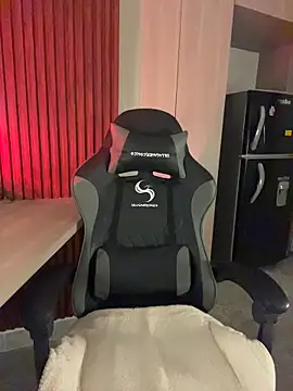 Enyagleam  online show from February 28, 11:59 pm