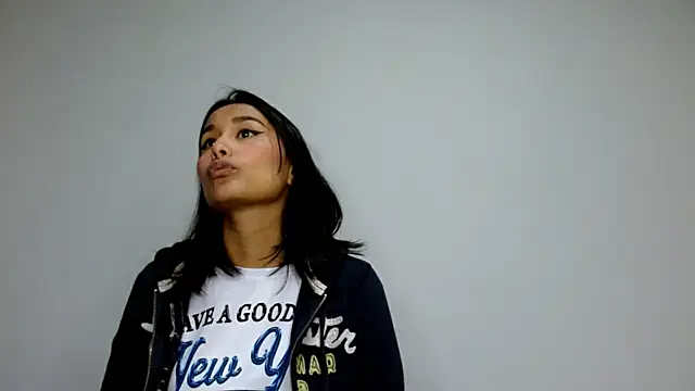 Gia Lee online show from October 8, 3:19 am