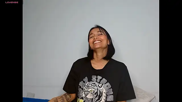 Gia Lee online show from February 3, 2:53 am