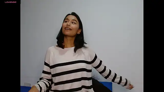 Gia Lee online show from November 18, 3:10 am