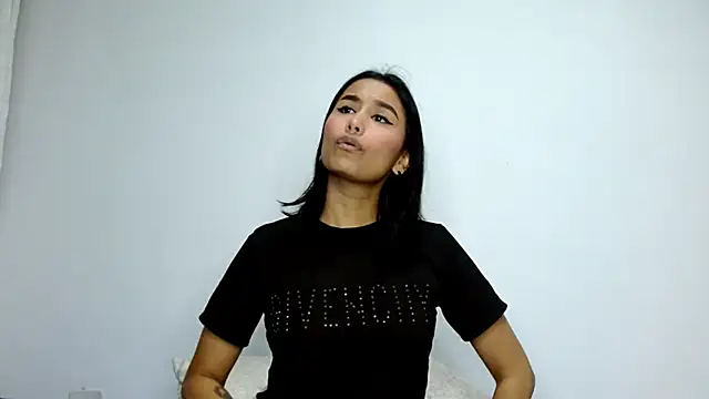 Gia Lee online show from October 3, 3:09 am