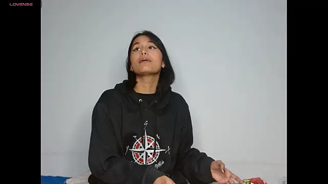 Gia Lee online show from January 8, 3:23 am