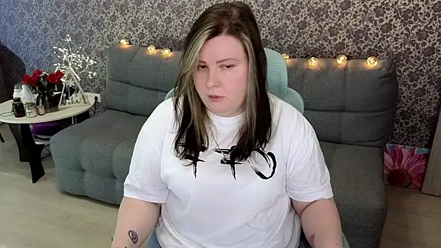 Snapshot of Lillit__ chatting on September 24, 8:37 pm Lillit online show from September 24, 8:37 pm