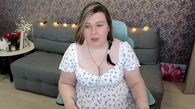 Snapshot of Lillit__ chatting on October 17, 8:32 pm Lillit online show from October 17, 8:32 pm