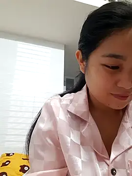 Snapshot of Minn-cute chatting on October 10, 4:46 am Minn-cute online show from October 10, 4:46 am