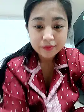 Snapshot of Minn-cute chatting on October 4, 6:59 am Minn-cute online show from October 4, 6:59 am