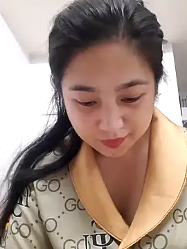 Snapshot of Minn-cute chatting on October 5, 8:49 am Minn-cute online show from October 5, 8:49 am