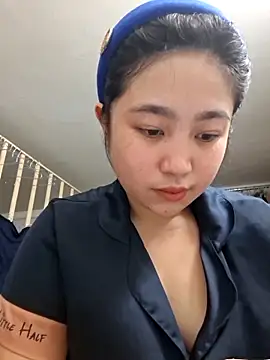 Snapshot of Minn-cute chatting on March 3, 4:19 am Minn-cute online show from March 3, 4:19 am