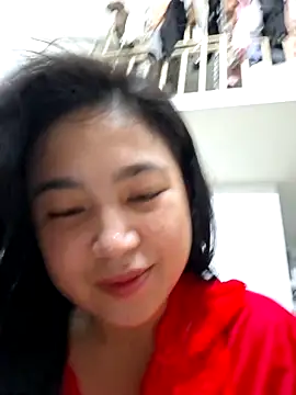 Snapshot of Minn-cute chatting on November 9, 9:24 am Minn-cute online show from November 9, 9:24 am