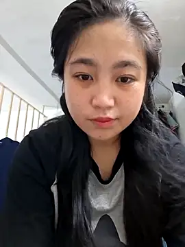 Snapshot of Minn-cute chatting on November 15, 10:19 am Minn-cute online show from November 15, 10:19 am