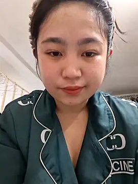 Snapshot of Minn-cute chatting on March 2, 3:07 am Minn-cute online show from March 2, 3:07 am