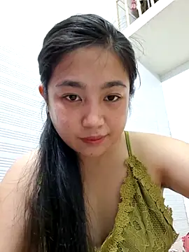 Snapshot of Minn-cute chatting on November 6, 5:00 am Minn-cute online show from November 6, 5:00 am