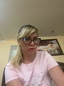 Snapshot of Crystal00Girl chatting on September 14, 9:59 pm Crystal00Girl online show from September 14, 9:59 pm