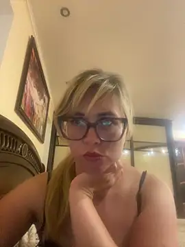 Snapshot of Crystal00Girl chatting on September 17, 9:17 pm Crystal00Girl online show from September 17, 9:17 pm