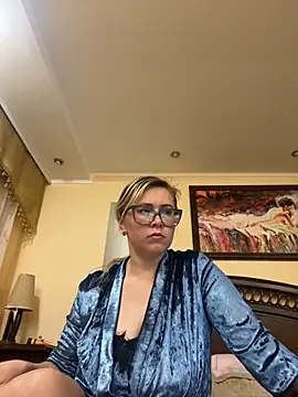 Snapshot of Crystal00Girl chatting on October 5, 9:16 pm Crystal00Girl online show from October 5, 9:16 pm