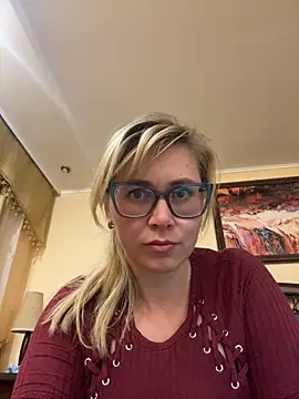 Snapshot of Crystal00Girl chatting on October 3, 9:38 pm Crystal00Girl online show from October 3, 9:38 pm