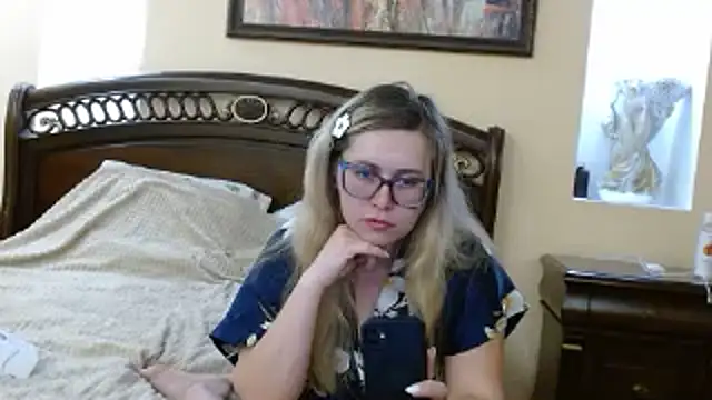 Crystal00Girl online show from November 22, 4:28 pm