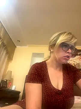 Snapshot of Crystal00Girl chatting on September 27, 8:48 pm Crystal00Girl online show from September 27, 8:48 pm