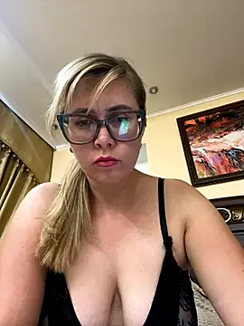 Snapshot of Crystal00Girl chatting on September 13, 9:48 pm Crystal00Girl online show from September 13, 9:48 pm