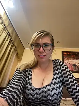 Snapshot of Crystal00Girl chatting on September 30, 8:59 pm Crystal00Girl online show from September 30, 8:59 pm