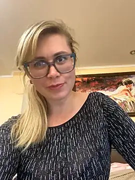 Snapshot of Crystal00Girl chatting on September 21, 8:25 pm Crystal00Girl online show from September 21, 8:25 pm
