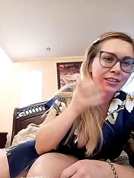 Crystal00Girl online show from November 3, 1:11 am