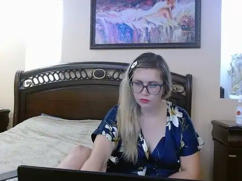 Crystal00Girl online show from November 11, 9:31 pm