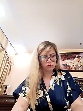 Crystal00Girl online show from October 28, 10:20 pm