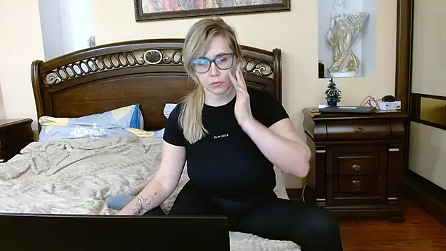 Crystal00Girl online show from January 5, 8:34 pm