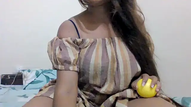 Snapshot of Little_toy_girl chatting on July 7, 5:43 am Little toy girl online show from July 7, 5:43 am