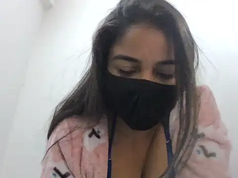 Snapshot of Little_toy_girl chatting on November 16, 6:34 pm Little toy girl online show from November 16, 6:34 pm