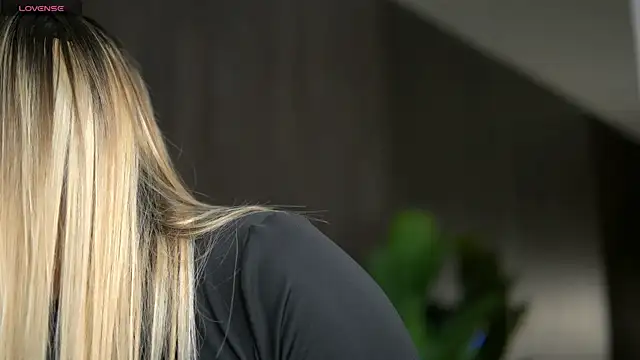 KayaAzur online show from November 14, 5:55 am