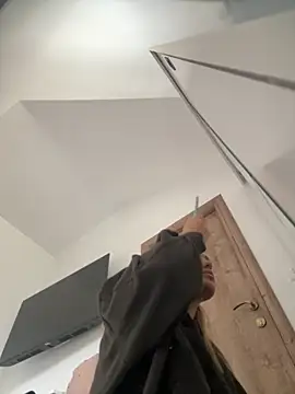 KayaAzur online show from November 8, 8:29 am