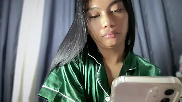 Snapshot of sexylovesappira chatting on February 13, 6:13 am sexylovesappira online show from February 13, 6:13 am