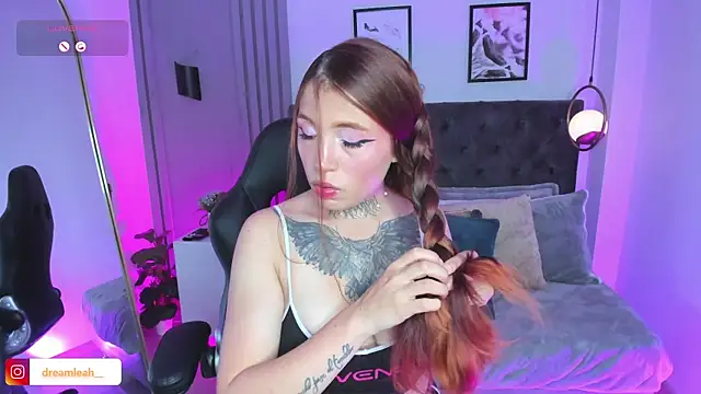 dreamleah  online show from November 6, 5:11 am