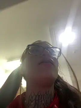 dreamleah  online show from May 10, 10:55 pm