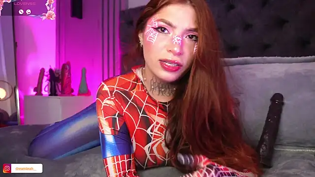 dreamleah  online show from December 21, 4:36 am