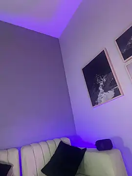 dreamleah  online show from March 8, 2:04 am