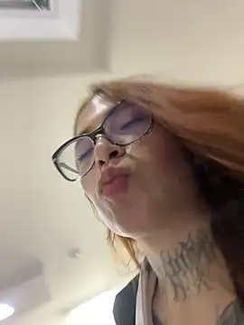 dreamleah  online show from May 11, 11:57 pm