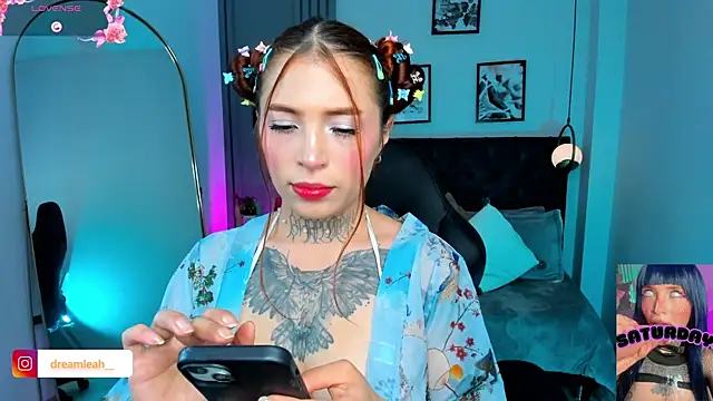 dreamleah  online show from January 17, 5:22 am